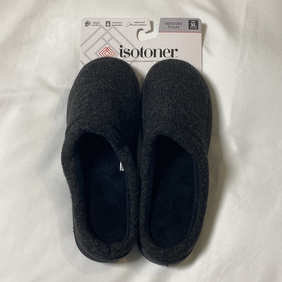 NWT Isotoner Men’s Indoor/Outdoor Memory Foam Slippers - Picture 2 of 15